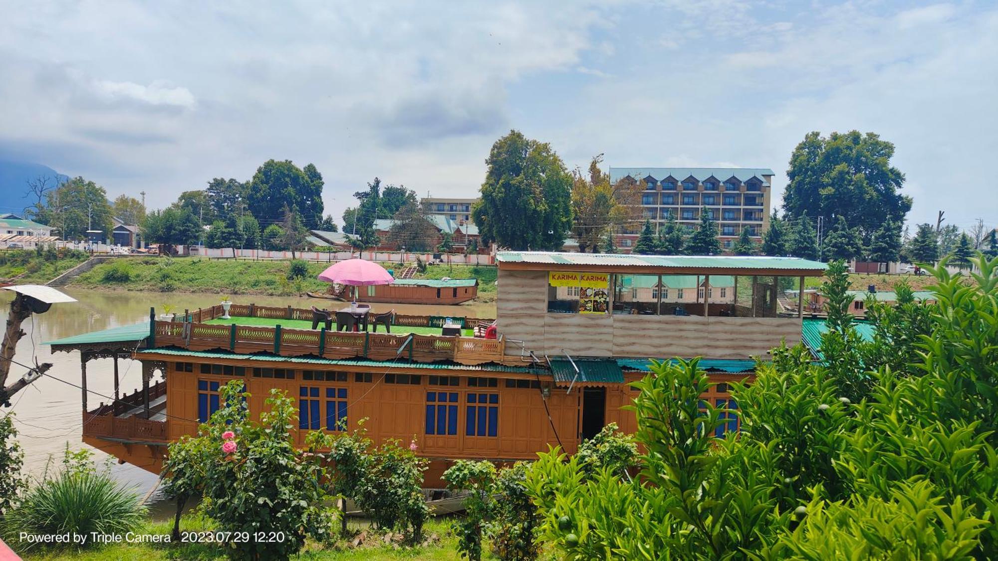 Houseboat Karima Palace Srīnagar Exterior foto