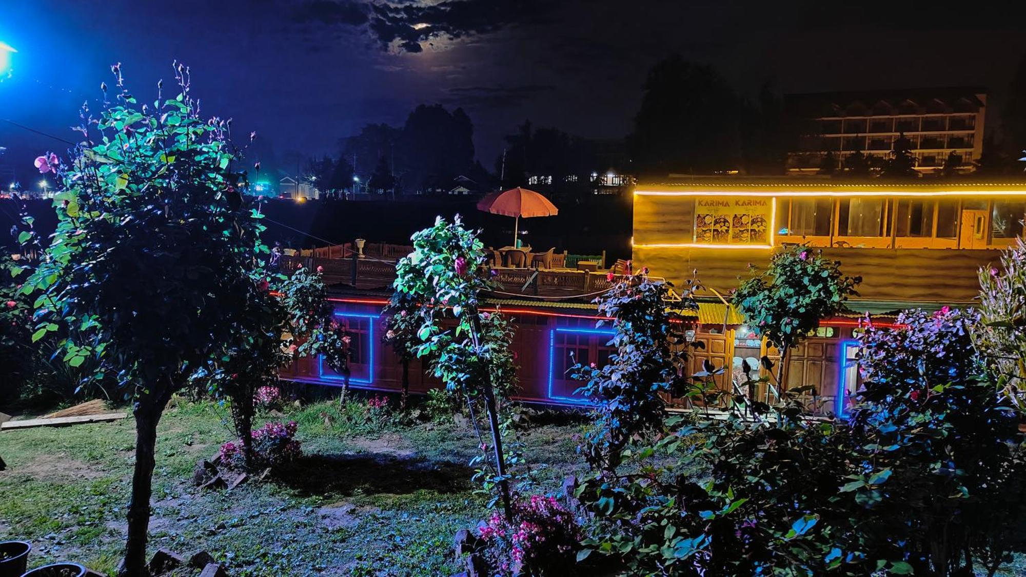 Houseboat Karima Palace Srīnagar Exterior foto